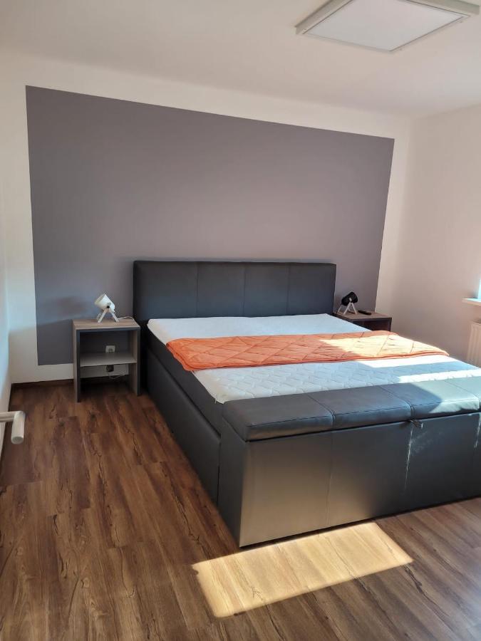 Schoene Einfache Ferienwohnung Zwischen Stadt Und Meer Wilhelmshaven Exterior photo