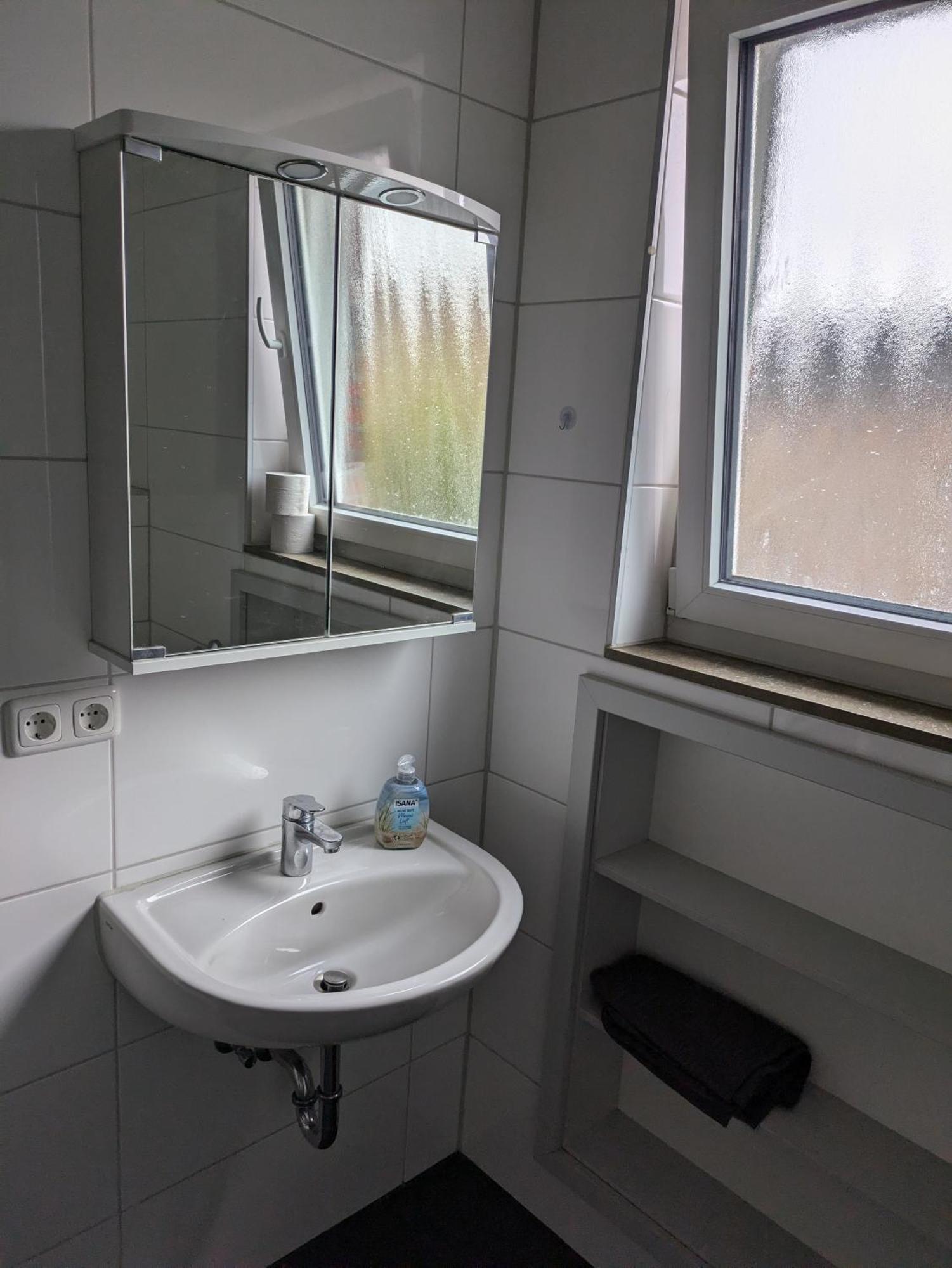 Schoene Einfache Ferienwohnung Zwischen Stadt Und Meer Wilhelmshaven Exterior photo